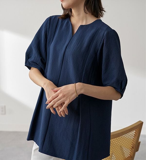 BELLUNA（ベルーナ）の「スッキリ見せ！ポコポコ素材プルオーバー（ブラウス）」｜詳細画像