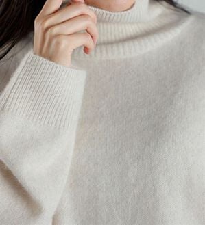 RANAN（ラナン）の「フォックス入りタートルネックニットプルオーバー（ニット・セーター）」｜アイボリー