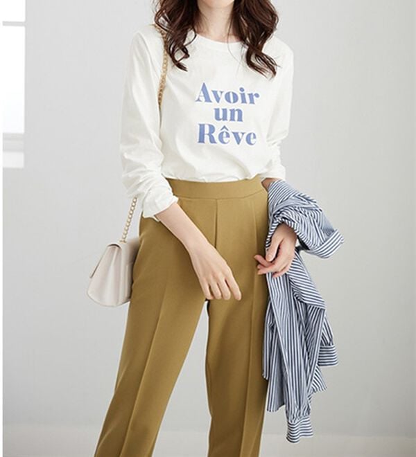 BELLUNA（ベルーナ）の「着回し上手に！きれい見え綿１００％素材ロゴプルオーバー（カットソー）」｜詳細画像