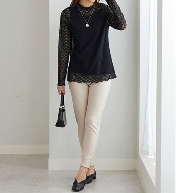 BELLUNA（ベルーナ）の「【重ね着にぴったり♪】のびやかレース素材メロー使いインナー（カットソー）」｜詳細画像