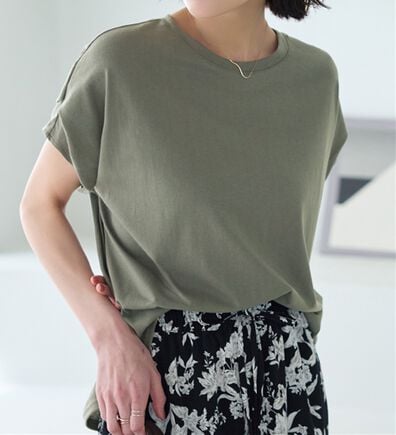 Viola e Viola（ヴィオラ エ ヴィオラ）の「脱普通！すっきり見え大人の上品Ｔシャツ（Tシャツ）」