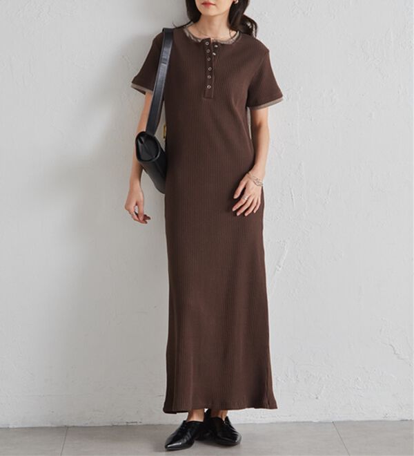 RANAN（ラナン）の「レイヤードヘンリーネックリブワンピース（カットソーワンピース）」｜ブラウン系