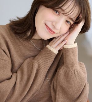 Viola e Viola（ヴィオラ エ ヴィオラ）の「洗えるもちもち　ゆるニットプルオーバー（ニット・セーター）」｜カフェオレ