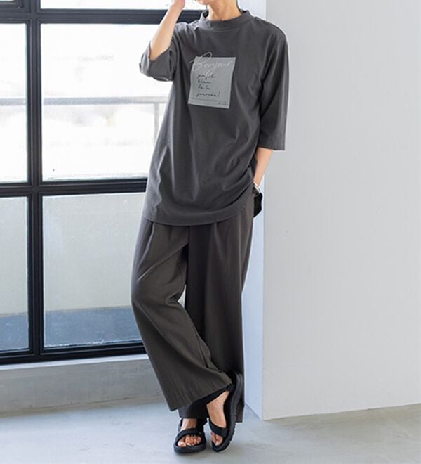 BELLUNA（ベルーナ）の「＜ＥＬＬＥ　Ａｃｔｉｖｅ＞多機能ロゴプリントチュニック（チュニック）」｜詳細画像