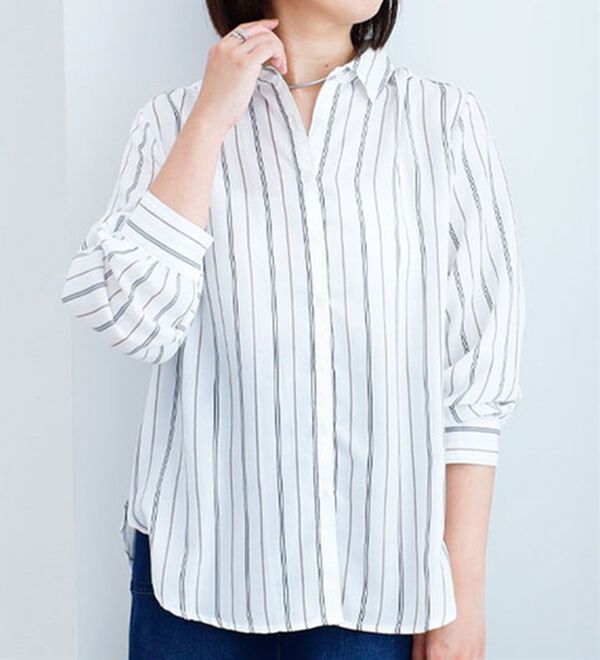 BELLUNA（ベルーナ）の「エアリーツイル素材シャツチュニック（シャツ）」｜オフ白ストライプ