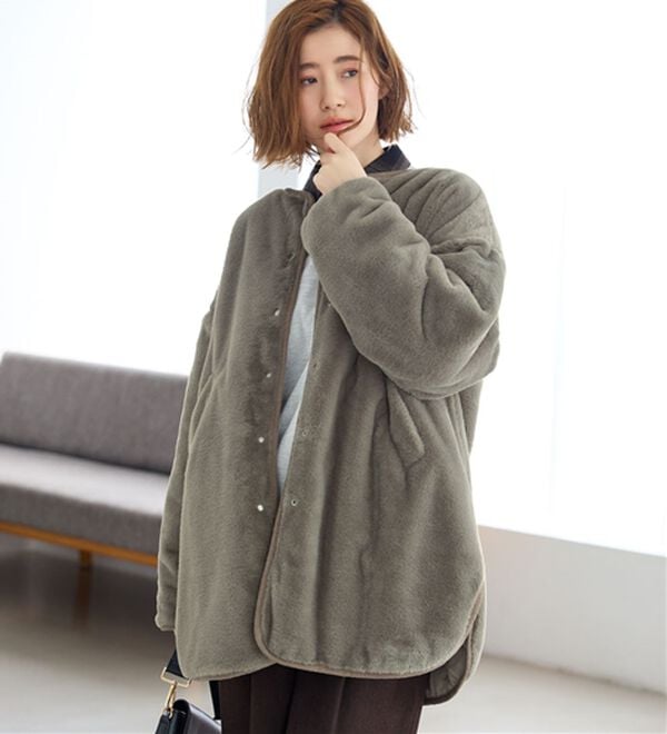 BELLUNA（ベルーナ）の「着こなし２通り！キルト&times;フェイクファーリバーシブルコート（ハーフコート）」｜詳細画像