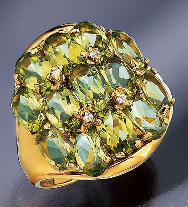 BELLUNA（ベルーナ）の「金運祈願！ペリドットの亀モチーフリング（リング）」｜1