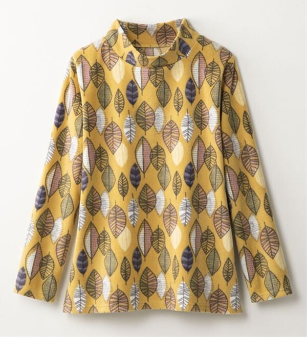 LAVIENNE（ラヴィエンヌ）の「薄手ストレッチフリースのプリントハイネック長袖（パジャマ・ルームウェア）」｜イエローリーフ