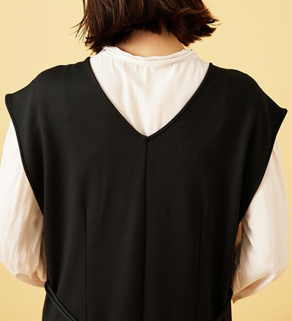 BELLUNA（ベルーナ）の「すっきりキレイ見え！Ｖネックロングジレ（ジレ）」｜詳細画像