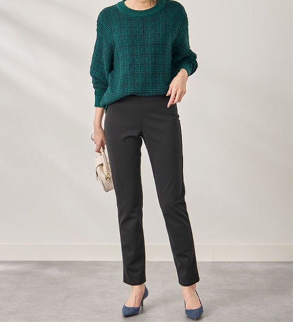 BELLUNA（ベルーナ）の「防風&times;ストレッチ素材ストレートパンツ（フルレングスパンツ）」｜詳細画像