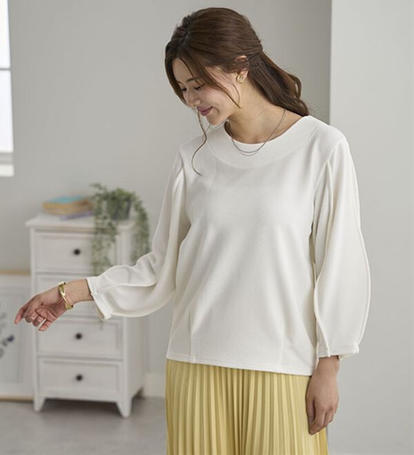 BELLUNA（ベルーナ）の「袖ボリュームタックプルオーバー（カットソー）」｜詳細画像