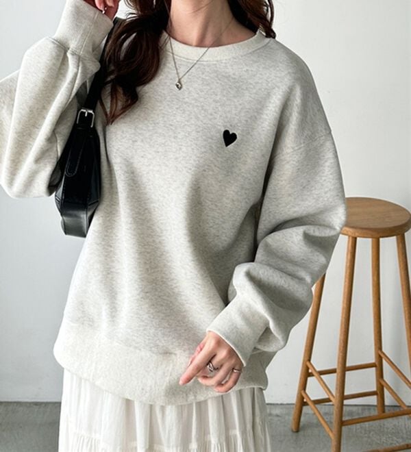 GeeRA（ジーラ）の「ロゴ＆ハート刺しゅう裏起毛スウェット（トレーナー・スウェット）」｜詳細画像
