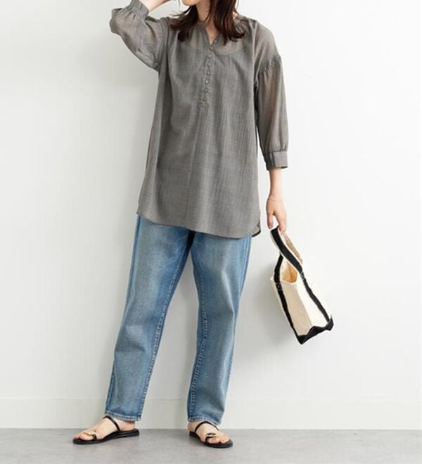 BELLUNA（ベルーナ）の「シャリ感シアー素材多ボタンチュニック（チュニック）」｜詳細画像