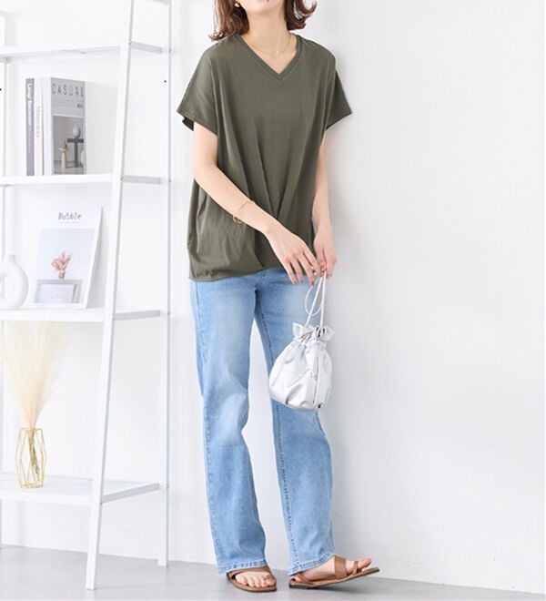 Viola e Viola（ヴィオラ エ ヴィオラ）の「綿１００％ゆったり裾タックＴシャツ（Tシャツ）」｜詳細画像
