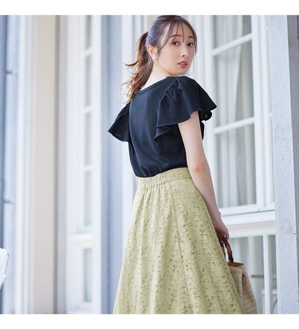 alotta（アロッタ）の「パール調ボタンフリル袖サマーニット【美人百花掲載】（ニット・セーター）」｜詳細画像