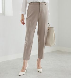 BELLUNA（ベルーナ）の「＜セレモニースタイル＞センタープレステーパードパンツ（テーパードパンツ）」｜グレージュ