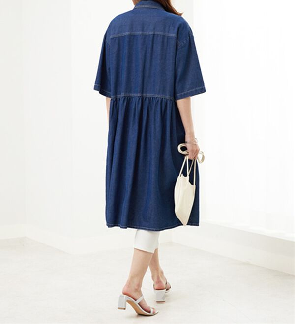 BELLUNA（ベルーナ）の「【Ｌａｇｒｉｌｕａ】ギャザー使いデニムシャツワンピース（シャツワンピース）」｜詳細画像