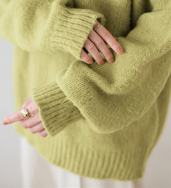 Viola e Viola（ヴィオラ エ ヴィオラ）の「ゆるっとふんわり素材ニット（ニット・セーター）」｜詳細画像