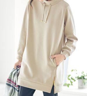 VINNO（ヴィノ）の「スタンドネック裏シャギーパーカーチュニック（チュニック）」｜グレージュ