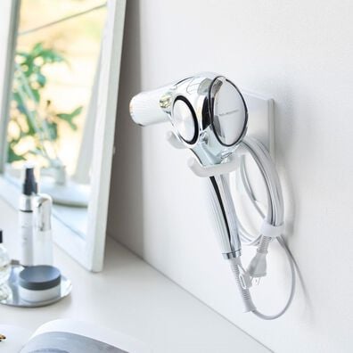 iellio（イエリオ）の「タワー　ウォール角度調節ドライヤーホルダー＜ｔｏｗｅｒ山崎実業＞（洗面用品）」