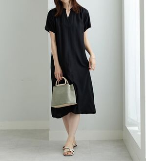 BELLUNA（ベルーナ）の「レーヨン素材スキッパーデザインワンピース（その他ワンピース）」｜黒