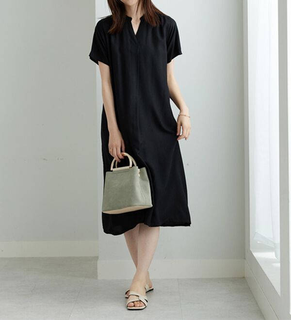 BELLUNA（ベルーナ）の「レーヨン素材スキッパーデザインワンピース（その他ワンピース）」｜黒