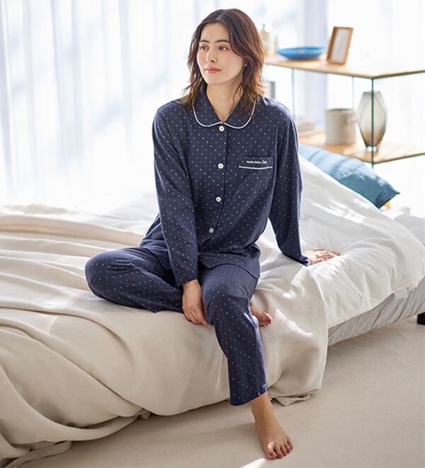 LAVIENNE（ラヴィエンヌ）の「【上質な寝心地を】良眠仕様カットソー素材パジャマ＜マリクレールビス＞（パジャマ・ルームウェア）」｜詳細画像