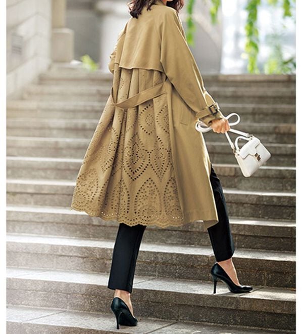 BELLUNA（ベルーナ）の「バックレースデザイン華やぎトレンチコート（ロングコート）」｜詳細画像