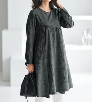BELLUNA（ベルーナ）の「ゆったりおしゃれに体型カバー切替チュニックワンピース（チュニックワンピース）」｜詳細画像