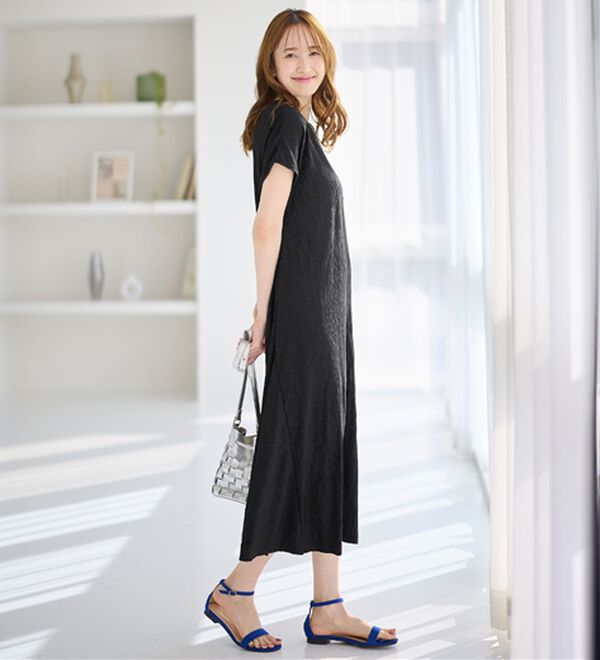 alotta（アロッタ）の「【４つの機能付】ひんやり楽ちん快適！フレアーワンピース（カットソーワンピース）」｜詳細画像