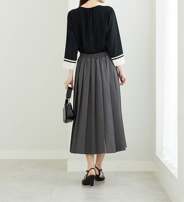 BELLUNA（ベルーナ）の「【Ｌａｇｒｉｌｕａ】ギャザー使い配色デザインブラウス（ブラウス）」｜詳細画像