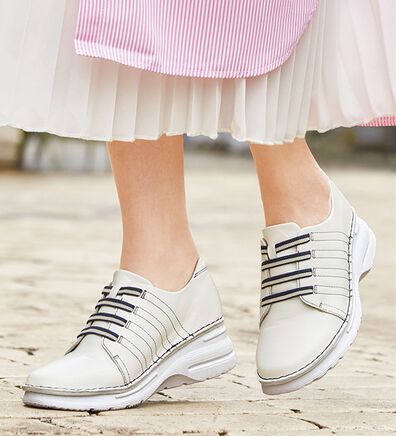 ルフラン（ルフラン）の「ｔｏ　ｂｅ　ｃｏｎｔｉｎｕｅｄ　４Ｅ山羊革ステッチデザイン甲ゴムシューズ（スニーカー）」