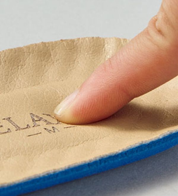 BELLUNA（ベルーナ）の「ゆったりカットワークスリッポン（スリッポン）」｜詳細画像