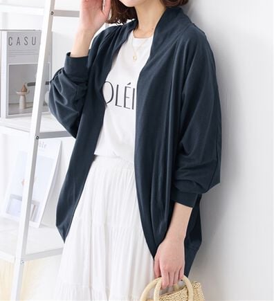 Viola e Viola（ヴィオラ エ ヴィオラ）の「【５つの機能付】ＵＶ対策に！ひんやり　ゆるドルマンカーディガン（ニットカーディガン）」