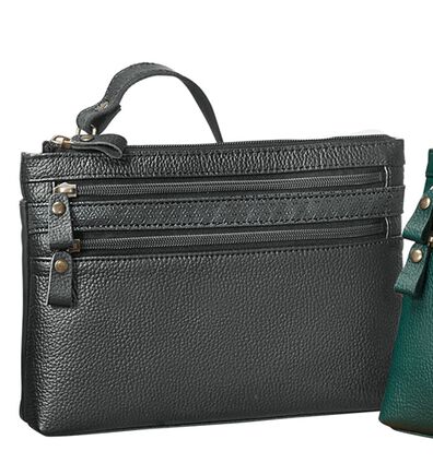 「縁起の良い瓢箪柄印伝と姫路レザーの２ＷＡＹショルダー（メンズショルダーバッグ）」