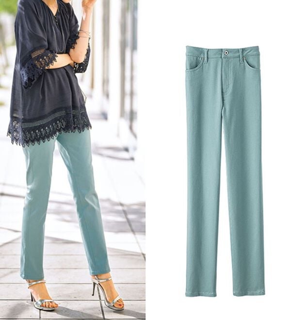 BELLUNA（ベルーナ）の「ヒンヤリ速乾！綿サテンストレッチカラーパンツ（フルレングスパンツ）」｜セージ