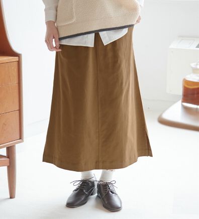 Viola e Viola（ヴィオラ エ ヴィオラ）の「ストレッチ綿混ロング台形スカート（ひざ丈スカート）」