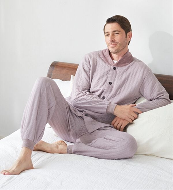 「魔法瓶のように包まれる暖かさのキルトパジャマ（メンズルームウェア）」｜詳細画像