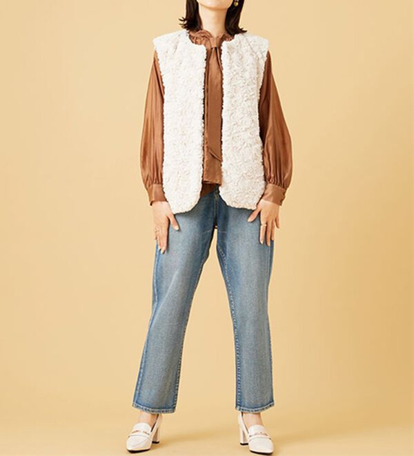 BELLUNA（ベルーナ）の「ブライトシアー素材ボウタイブラウス（ブラウス）」｜詳細画像