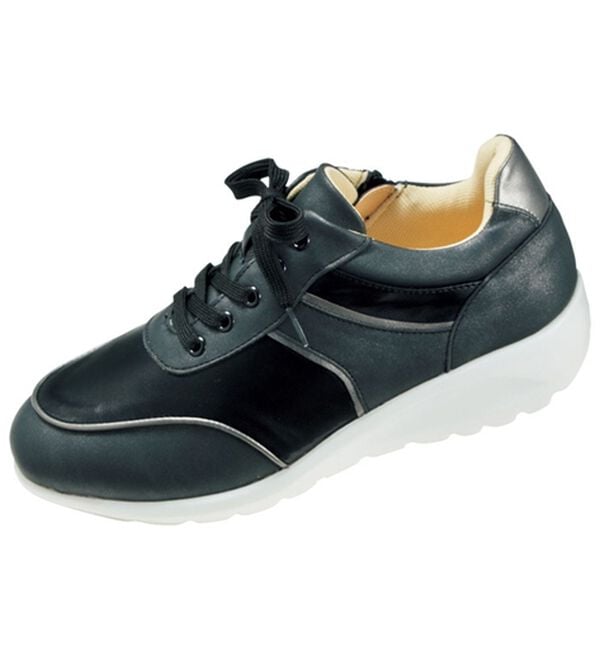 BELLUNA（ベルーナ）の「５Ｅ切替デザインレースアップシューズ（スニーカー）」｜黒