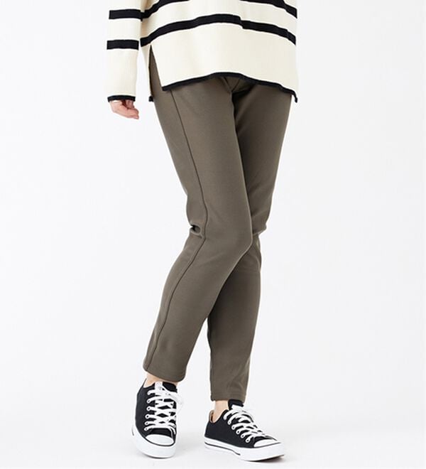 BELLUNA（ベルーナ）の「マシュマロみたいな裏ベロアなめらかストレッチパンツ（フルレングスパンツ）」｜詳細画像