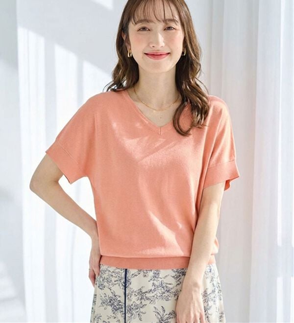 alotta（アロッタ）の「ゆるっと涼やかＶネックプルオーバー（ニット・セーター）」｜コーラルオレンジ