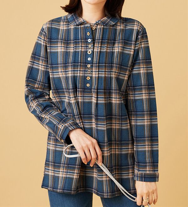 BELLUNA（ベルーナ）の「【ふわふわ裏ファー】パチパチしにくい裏ファーオーバーブラウス（ブラウス）」｜詳細画像