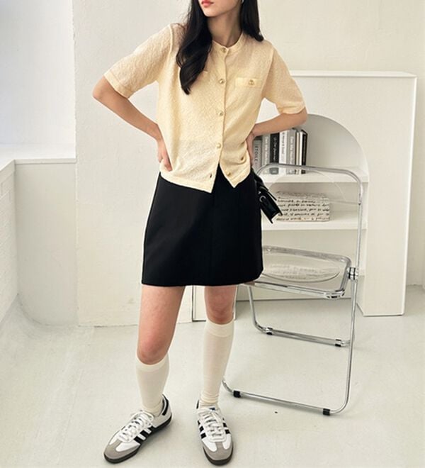 GeeRA（ジーラ）の「ゴールドボタンニットカーデ（ニットカーディガン）」｜詳細画像