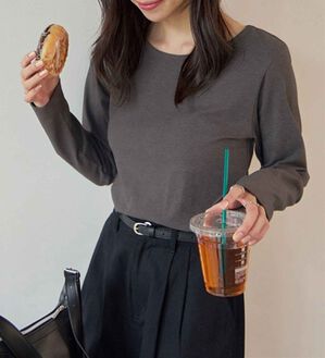 CHAN ME（チャンミ）の「ラウンドネックＴシャツ（Tシャツ）」｜チャコール