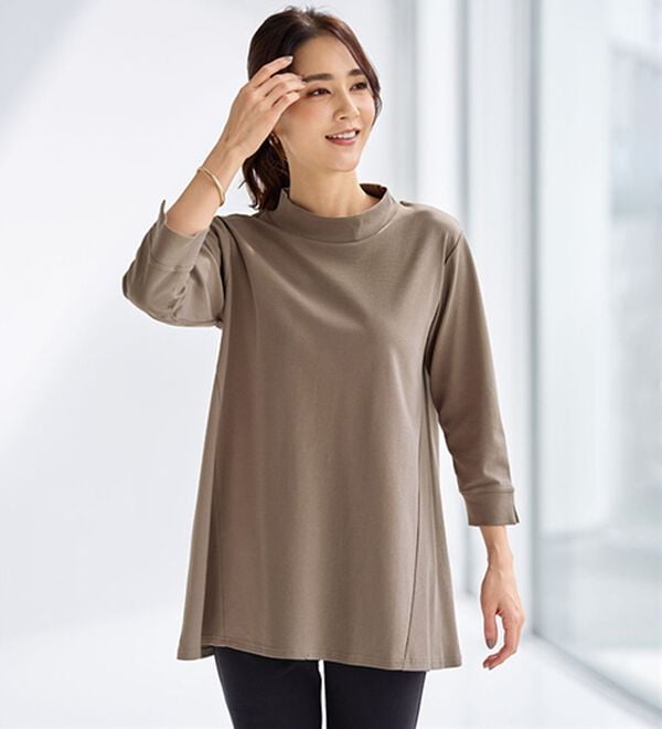 BELLUNA（ベルーナ）の「Ｔシャツ以上ブラウス未満　艶やか綿１００％チュニック（チュニック）」｜モカ