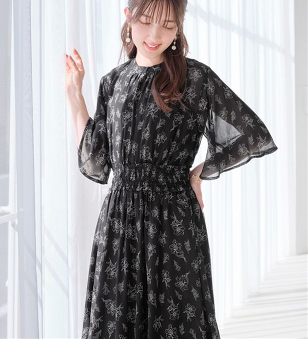alotta（アロッタ）の「【接触冷感】インナー付シャーリングシフォンワンピース（その他ワンピース）」｜ブラック系花柄