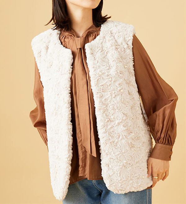 BELLUNA（ベルーナ）の「パール使いファーベスト（ベスト）」｜詳細画像