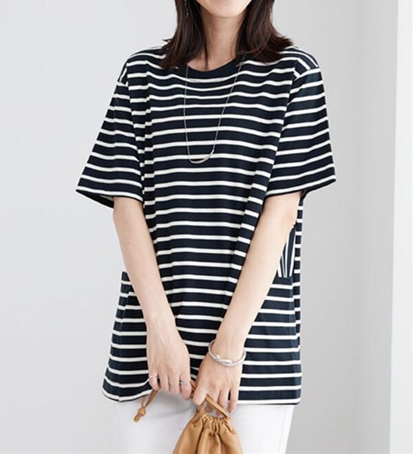 BELLUNA（ベルーナ）の「サイドポケット使いボーダー柄チュニック（チュニック）」｜ネイビー&times;オフ白