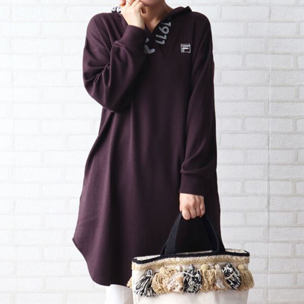 BELLUNA（ベルーナ）の「＜ＦＩＬＡ＞Ｖネックパーカーワンピース（カットソーワンピース）」｜ワイン